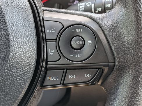 Used 2022 Toyota RAV4 XLE w/ Convenience Package FWD image 19