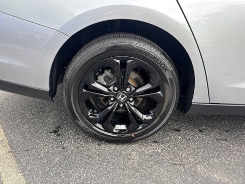 Certified 2025 Honda Accord SE image 13