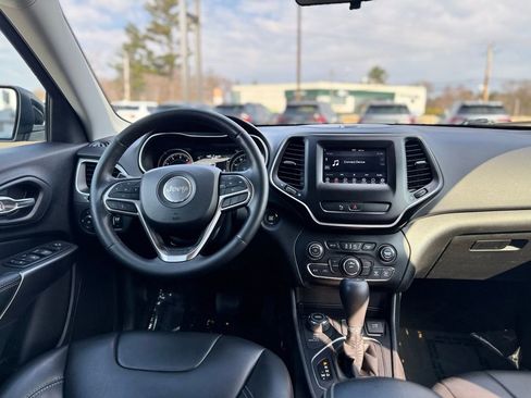 Used 2020 Jeep Cherokee Latitude Plus w/ Cold Weather Group image 13