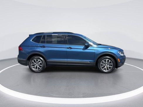 Used 2018 Volkswagen Tiguan SE w/ Panoramic Sunroof Package AWD/4WD image 9