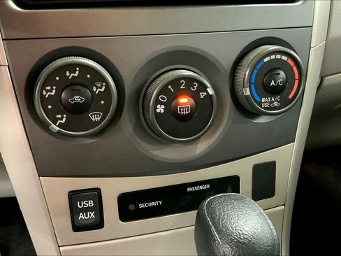 Used 2012 Toyota Corolla LE FWD image 31
