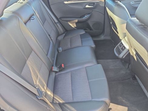 Used 2016 Chevrolet Impala LT image 28