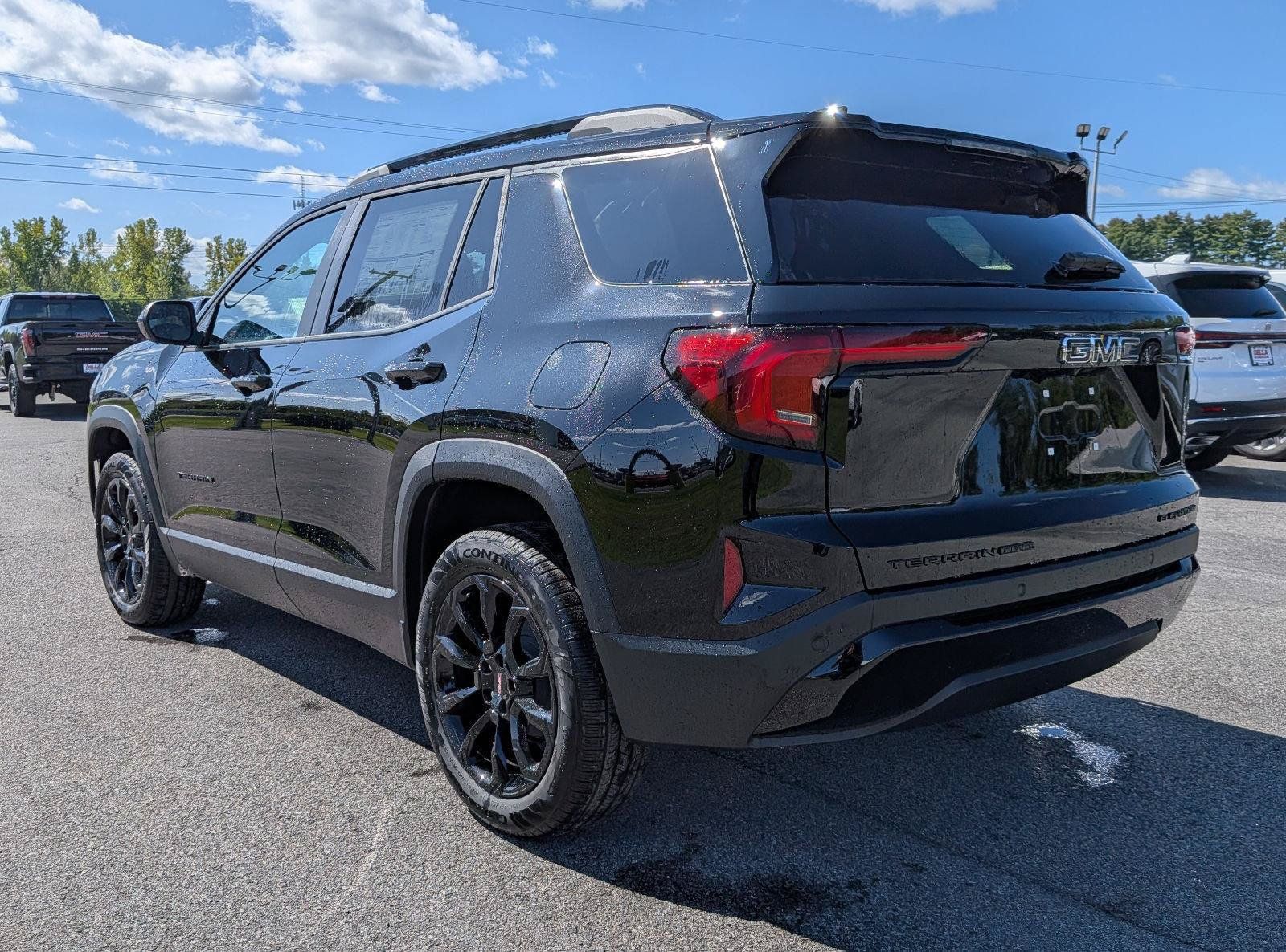 New 2027 GMC Terrain Elevation w/ Elevation Premium Package AWD/4WD image 7