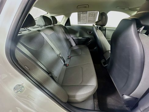 Used 2025 Kia K4 LXS image 11