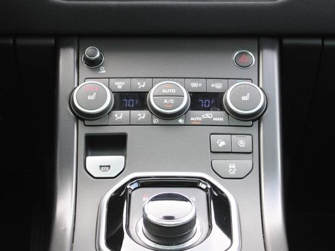 Used 2018 Land Rover Range Rover Evoque SE Premium image 27