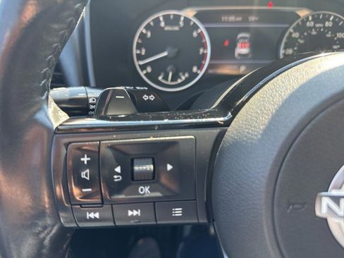 Used 2023 Nissan Rogue SV w/ SV Premium B Package image 16