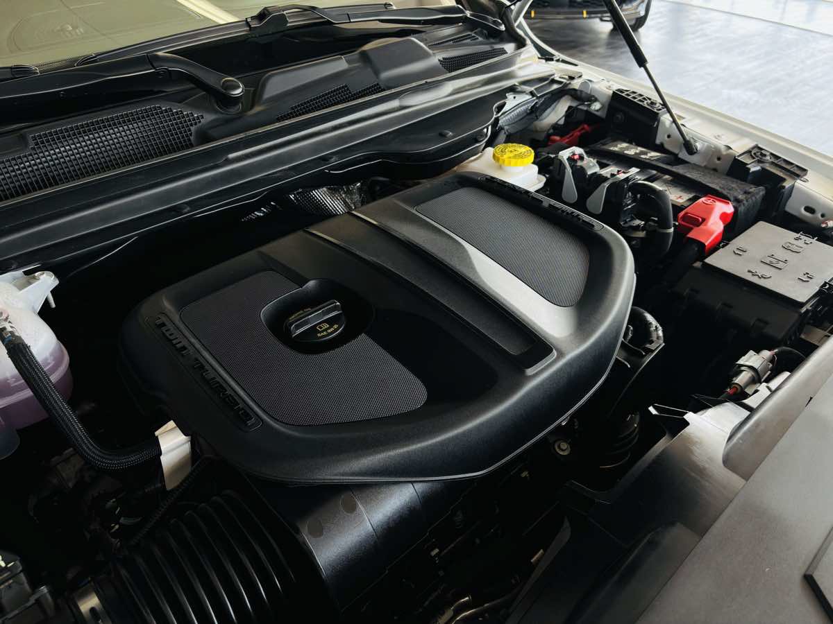 Used 2026 RAM 1500 Laramie AWD/4WD image 23