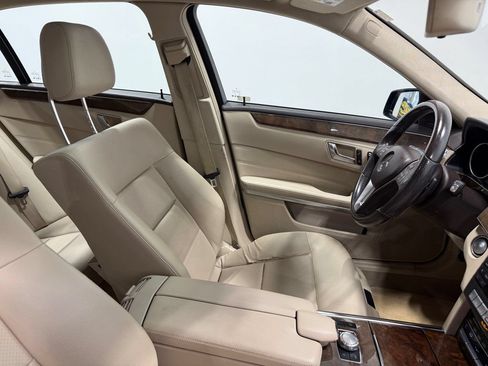 Used 2014 Mercedes-Benz E 350 4MATIC Sedan image 30