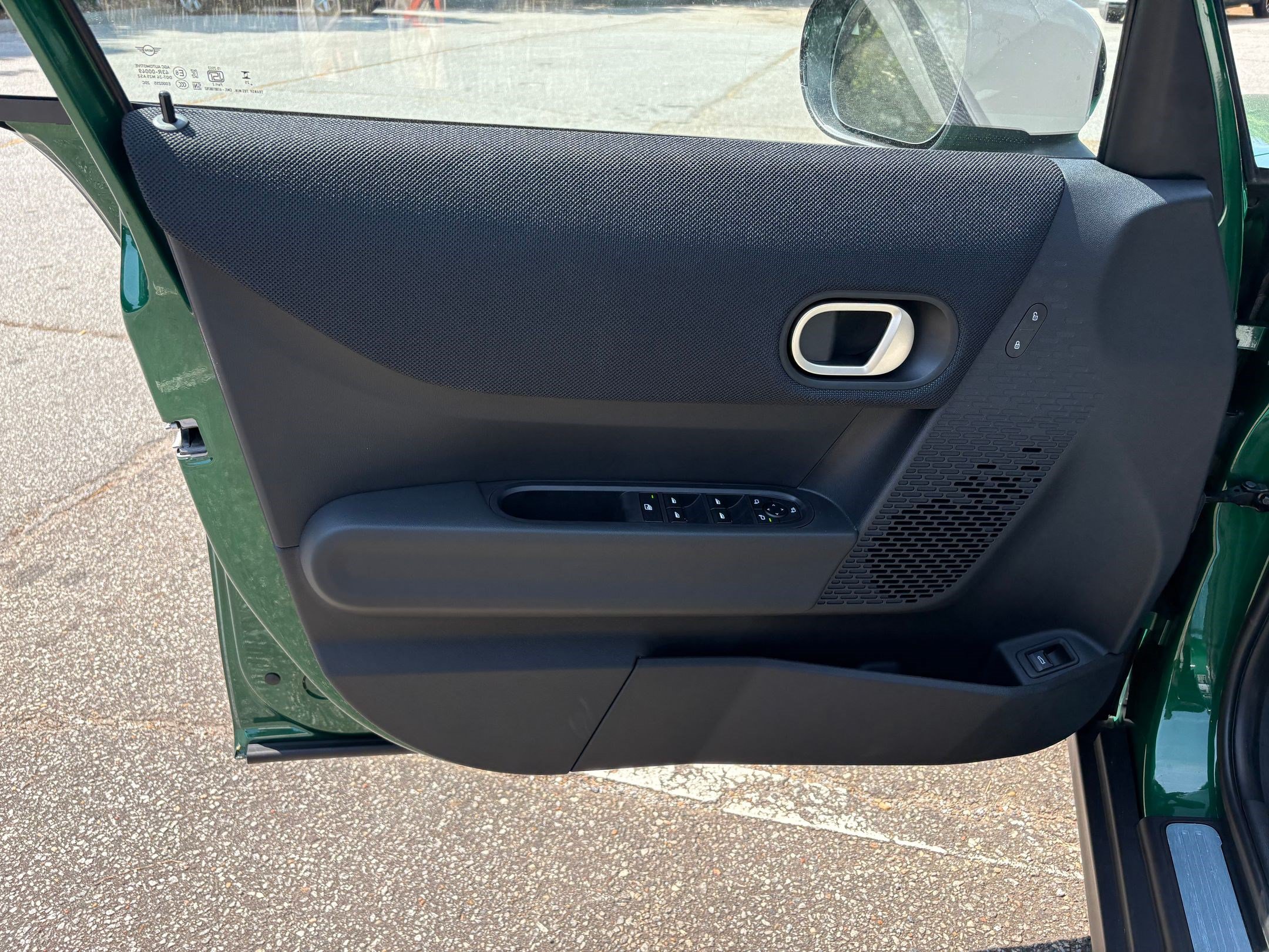 Used 2026 MINI Cooper 4-Door Hardtop FWD image 19