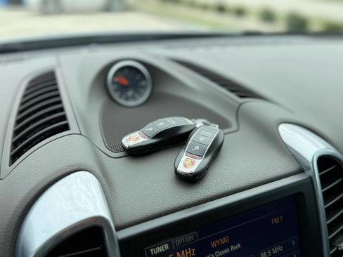 Used 2016 Porsche Cayenne image 23