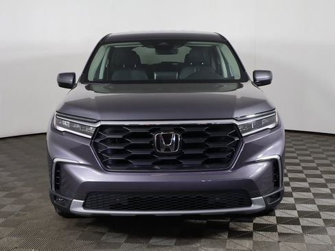 Used 2025 Honda Pilot EX-L image 11