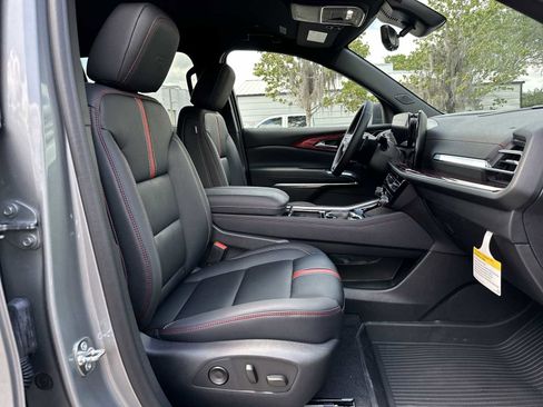 New 2026 Chevrolet Traverse RS w/ LPO, Floor Liner Package FWD image 19
