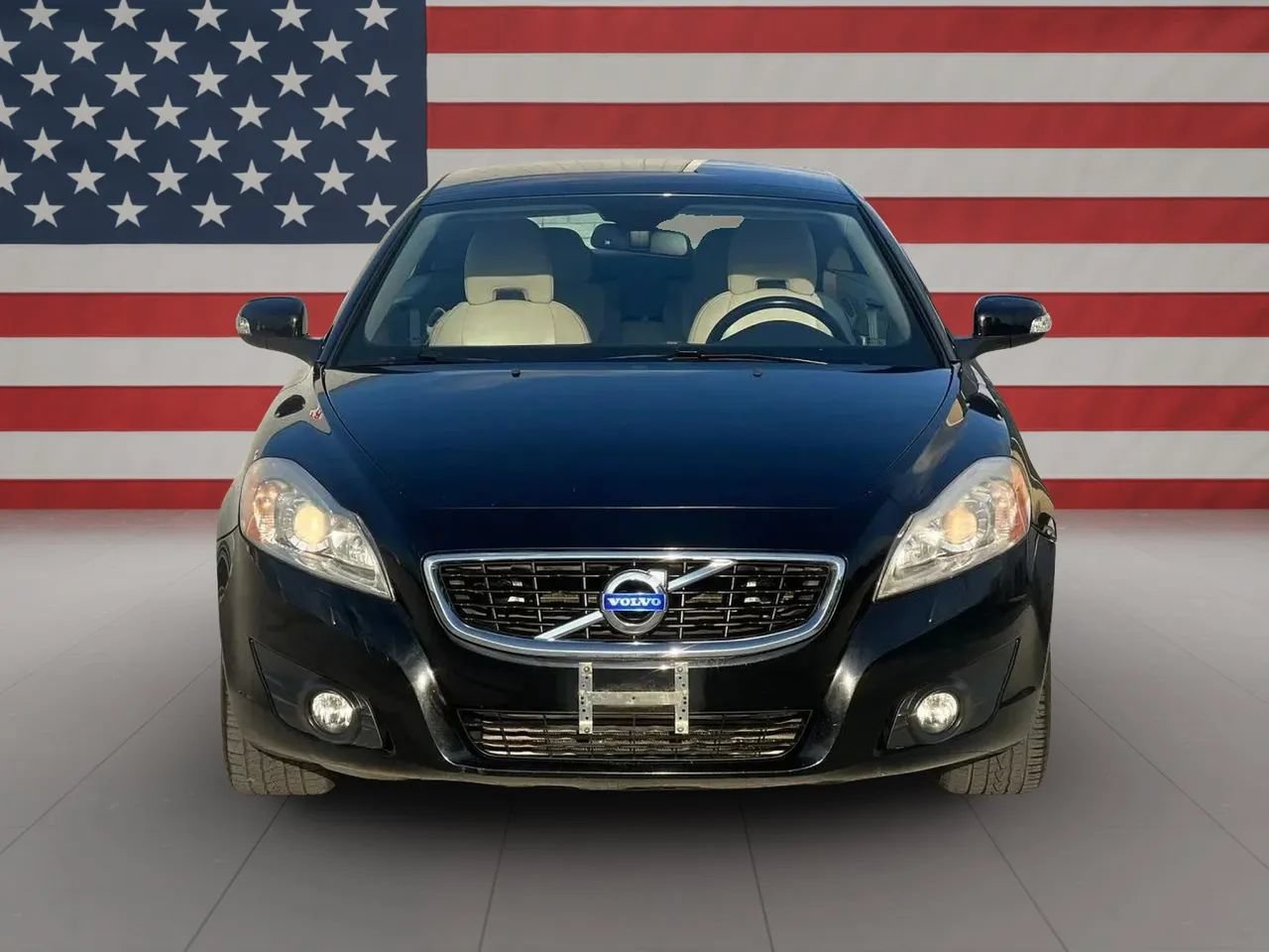 Used 2011 Volvo C70 T5 FWD image 2