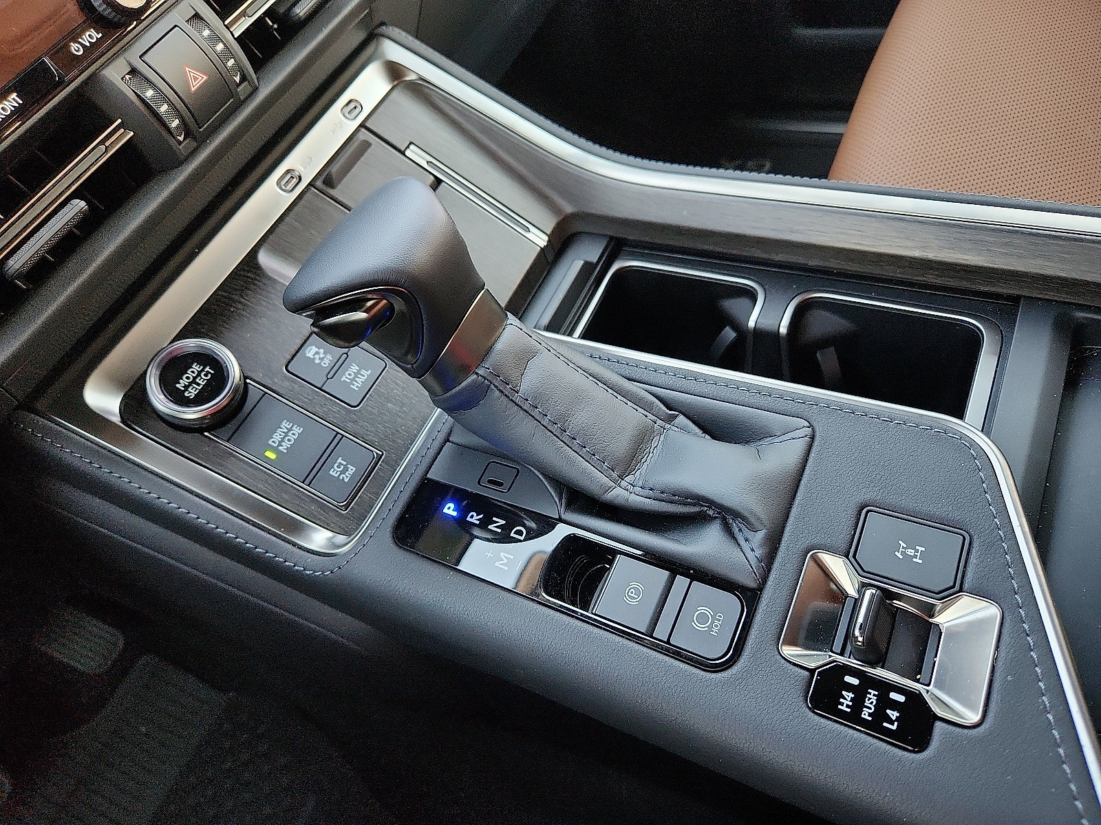 Used 2025 Lexus GX 550 w/ Accessory Package (2T) AWD/4WD image 26