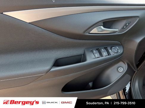 New 2026 Buick Envista Avenir FWD image 9