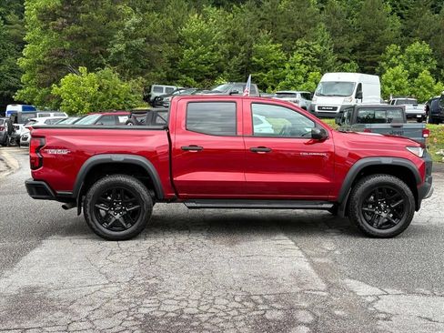 Used 2025 Chevrolet Colorado Trail Boss AWD/4WD image 3