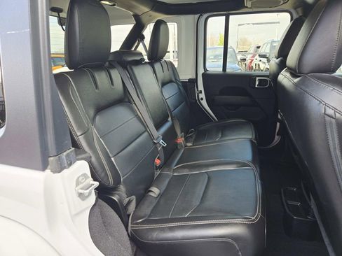 Used 2021 Jeep Wrangler Unlimited Sahara w/ Cold Weather Group image 17