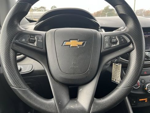 Used 2021 Chevrolet Trax LT image 15