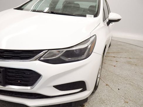 Used 2016 Chevrolet Cruze LT w/ Convenience Package FWD image 3