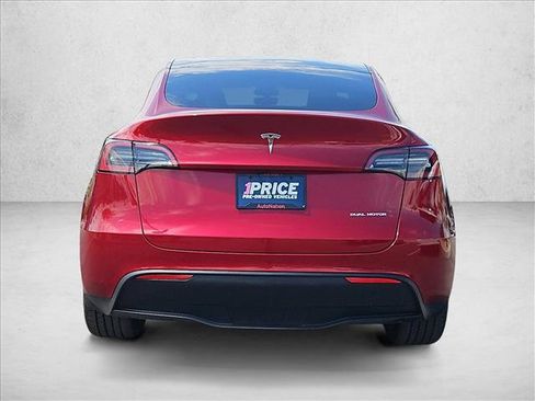 Used 2024 Tesla Model Y Long Range AWD/4WD image 8