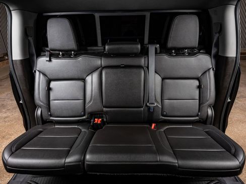 Used 2021 Chevrolet Silverado 1500 LT Trail Boss w/ Convenience Package II image 34