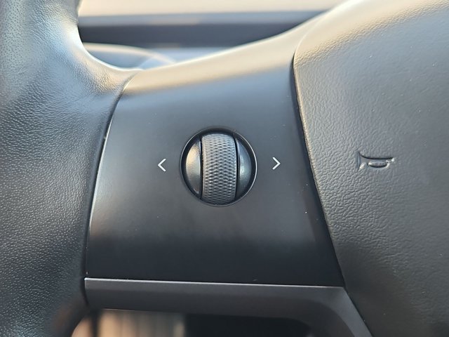 Used 2018 Tesla Model 3 Long Range RWD image 17