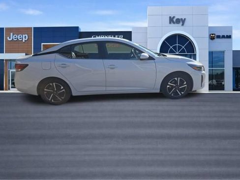Used 2024 Nissan Sentra SV FWD image 4