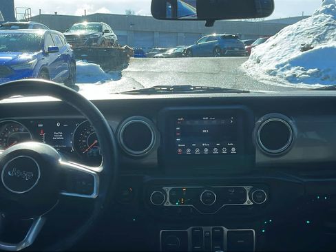 Used 2018 Jeep Wrangler Unlimited Sahara w/ Cold Weather Group image 29