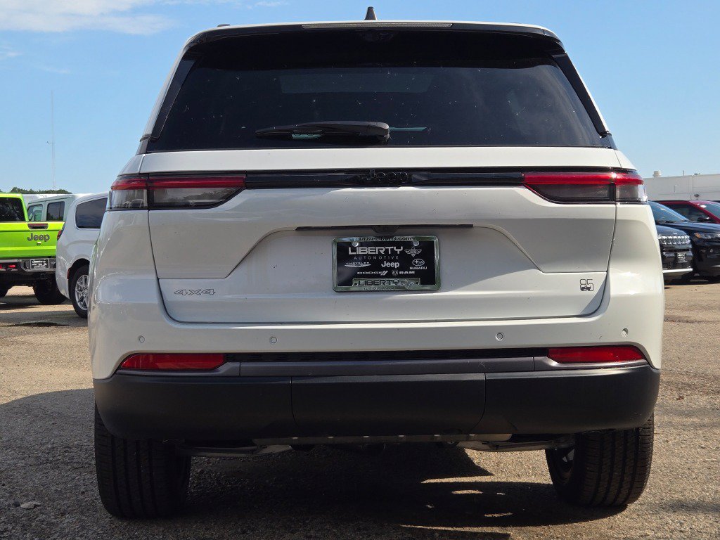 New 2026 Jeep Grand Cherokee Limited AWD/4WD image 16