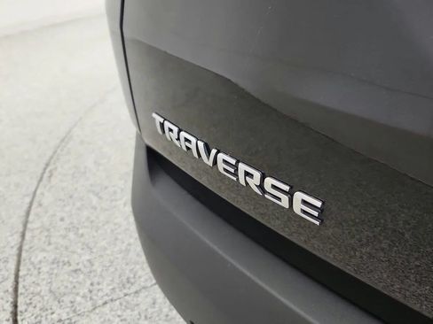 Used 2023 Chevrolet Traverse LT FWD image 44