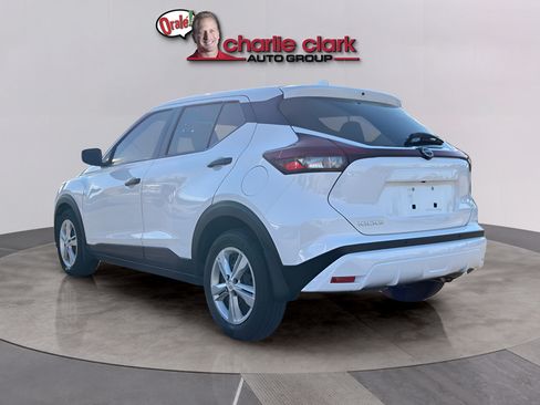 Used 2023 Nissan Kicks S FWD image 3