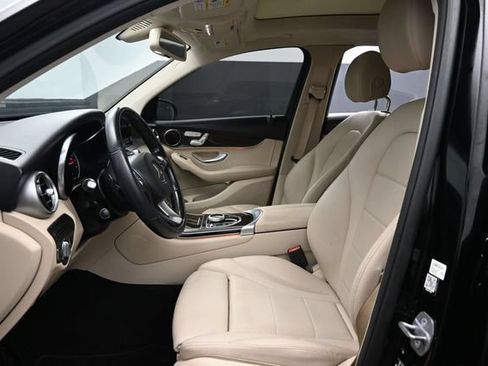 Used 2019 Mercedes-Benz GLC 300 image 6