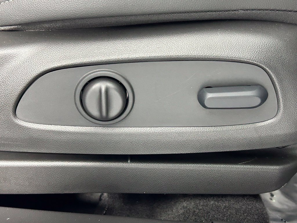 Used 2023 Buick Encore GX Essence w/ Experience Buick Package AWD/4WD image 10