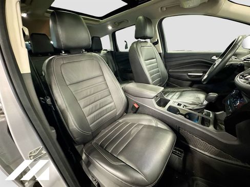 Used 2017 Ford Escape Titanium AWD/4WD image 31