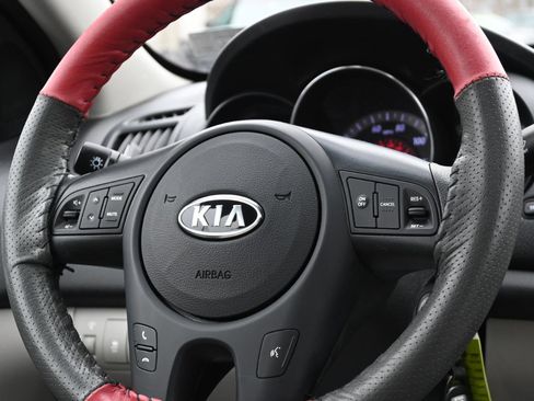 Used 2013 Kia Forte EX w/ Premium Pkg image 17