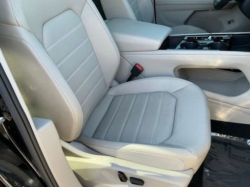 Used 2024 Volkswagen Atlas SEL image 25