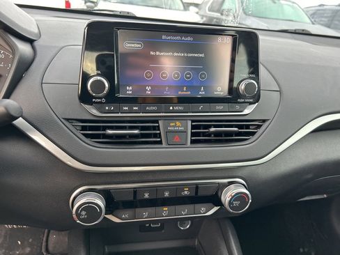 Used 2024 Nissan Altima 2.5 S image 7