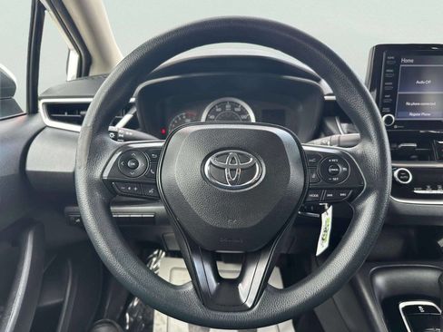 Used 2022 Toyota Corolla LE image 24