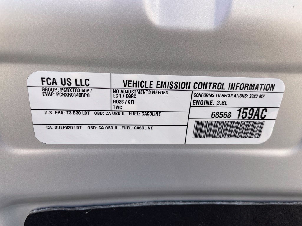 Used 2023 Chrysler Pacifica Touring-L FWD image 33