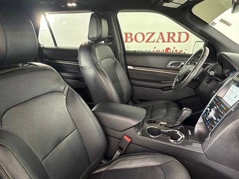 Used 2018 Ford Explorer Limited w/ Equipment Group 301A FWD image 16