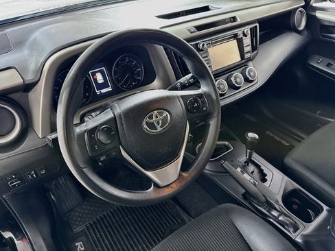Used 2018 Toyota RAV4 LE w/ All Weather Liner Package AWD/4WD image 10