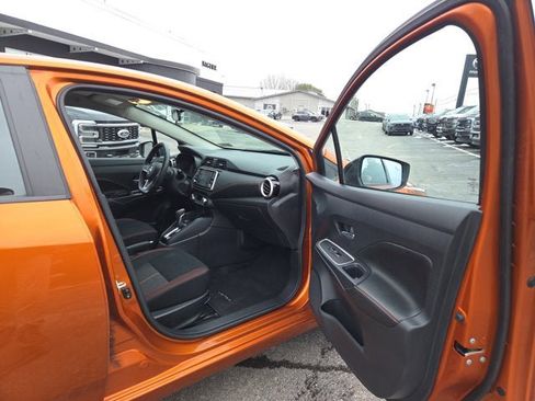 Used 2020 Nissan Versa SR w/ Convenience Package image 12