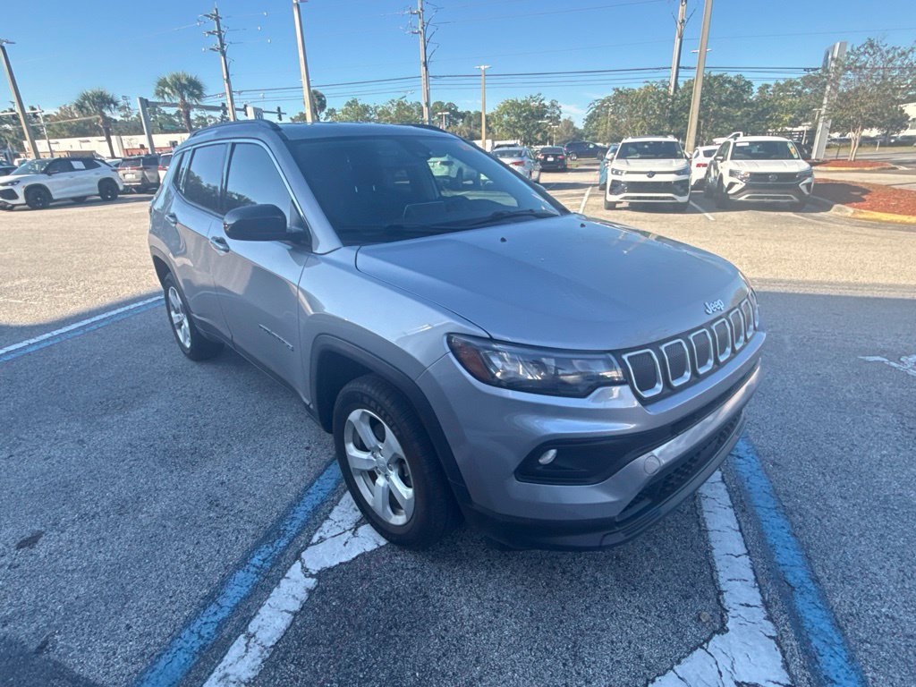 Used 2022 Jeep Compass Latitude AWD/4WD image 6
