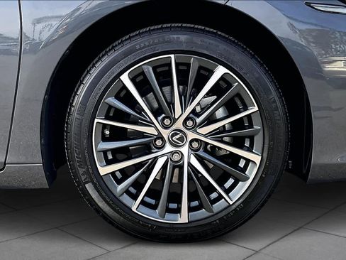 Used 2024 Lexus ES 350 w/ Premium Package image 10