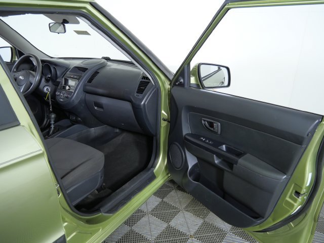 Used 2013 Kia Soul FWD image 11