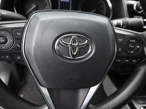 Used 2020 Toyota Camry LE w/ Convenience Package FWD image 17
