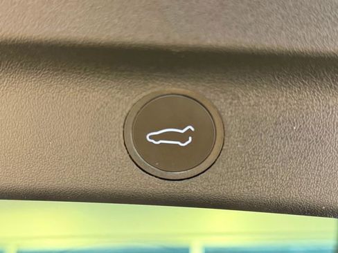 Used 2023 Tesla Model Y Long Range image 33