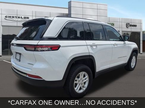 Used 2024 Jeep Grand Cherokee Laredo w/ Luxury Tech Group I AWD/4WD image 3