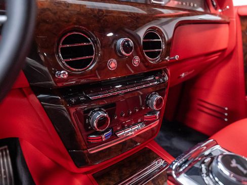 Used 2019 Rolls-Royce Phantom Sedan RWD image 15