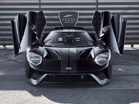 Used 2020 Ford GT Carbon Series RWD image 29